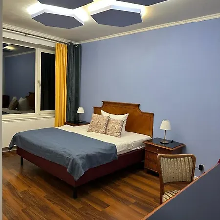 Afina Hotel *